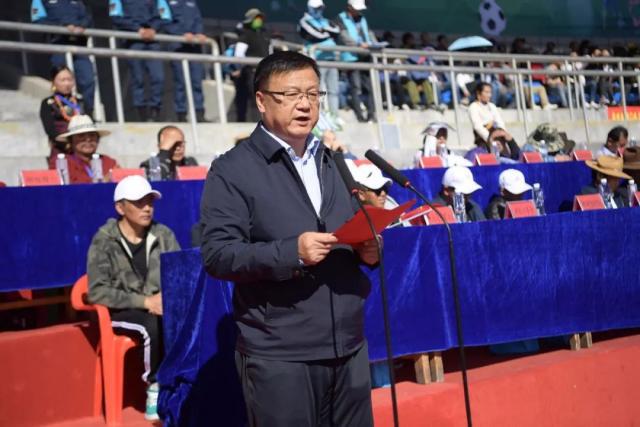 姚明与斯科拉同观CBA赛事，FIBA分享精彩瞬间